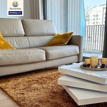 One Bedroom Flat With Sea Views & Pool By Slowaystay & Short Term