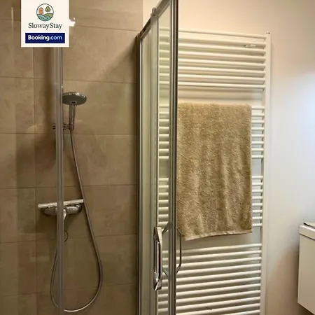 Apartment One Bedroom Flat With Sea Views & Pool By Slowaystay & Short Term